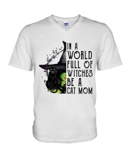 LIMITED EDITION - CAT LOVERS -10635A V-Neck T-Shirt tile