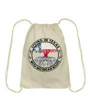LIVING IN TEXAS WITH MICHIGAN ROOTS Drawstring Bag tile