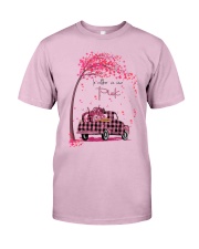 In october we wear pink Classic T-Shirt front