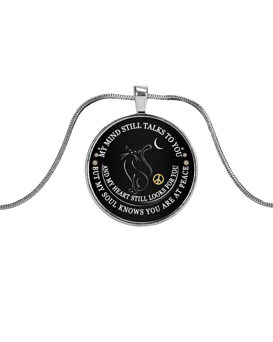 My mind still talks to you Metallic Circle Necklace