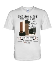 Cats And Books V-Neck T-Shirt thumbnail