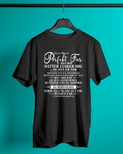 Gave til din far - C00 Classic T-Shirt lifestyle-mens-crewneck-front-3