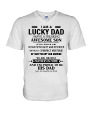 I'm a lucky Dad- I have an Awesome Son - Kun 06 V-Neck T-Shirt thumbnail
