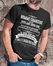 Veinard Avec Fille Merveilleuse - M09 Classic T-Shirt lifestyle-mens-crewneck-front-4