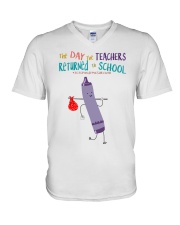 The Day The Teachers Backed To School Style 7 V-Neck T-Shirt tile