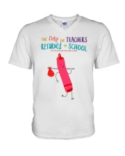 The Day The Teachers Backed To School Style 1 V-Neck T-Shirt tile