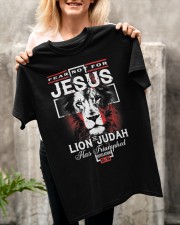 Fear Not For Jesus The Lion Of Judah Classic T-Shirt apparel-classic-tshirt-lifestyle-front-117