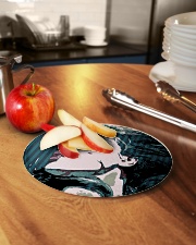 AP VI Circle Cutting Board aos-cuttingboard-circle-small-lifestyle-02