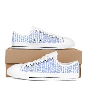 Veterinary Pattern Men's Low Top White Shoes thumbnail