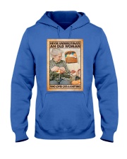 Knitting An old woman loved cats and knitting Hooded Sweatshirt tile