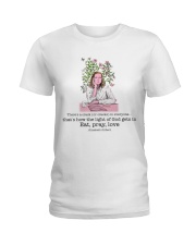 Book I'm not really a book person Ladies T-Shirt tile