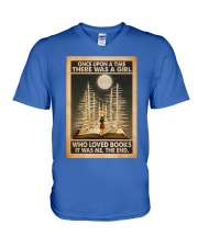 A girl who loved books V-Neck T-Shirt tile