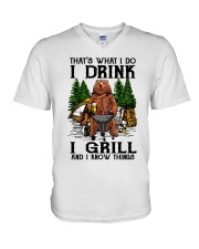 I Grill And I Know Things V-Neck T-Shirt thumbnail