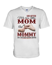 Mom And Mommy - CR.Png V-Neck T-Shirt tile