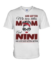 Mom And Nini - Red 2022 .Png V-Neck T-Shirt tile