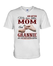 Mom And Grannie - CR.Png V-Neck T-Shirt tile