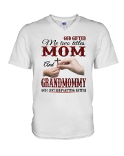 Mom And Grandmommy - CR.Png V-Neck T-Shirt tile