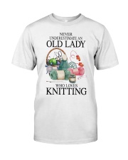 Never underestimate knitting lady Classic T-Shirt tile