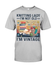 Knitting lady Classic T-Shirt front