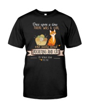 Love crochet and cats Classic T-Shirt front