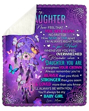 Never Feel That U Are Alone Mom To Daughter Sherpa Fleece Blanket tile