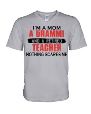 i'm a mom GRAMMI V-Neck T-Shirt tile