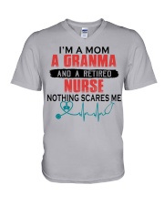 i'm a mom GRANMA V-Neck T-Shirt tile