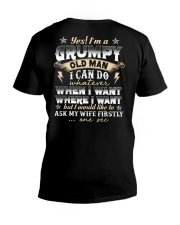 Yes I'm A Grumpy Old Man - Perfect Gift For Grandpa V-Neck T-Shirt tile