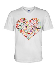Heart Icons Optometrist V-Neck T-Shirt thumbnail