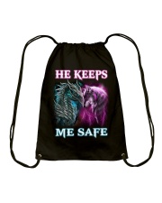 COUPLE HE KEEPS ME SAFE FOR HER Drawstring Bag tile