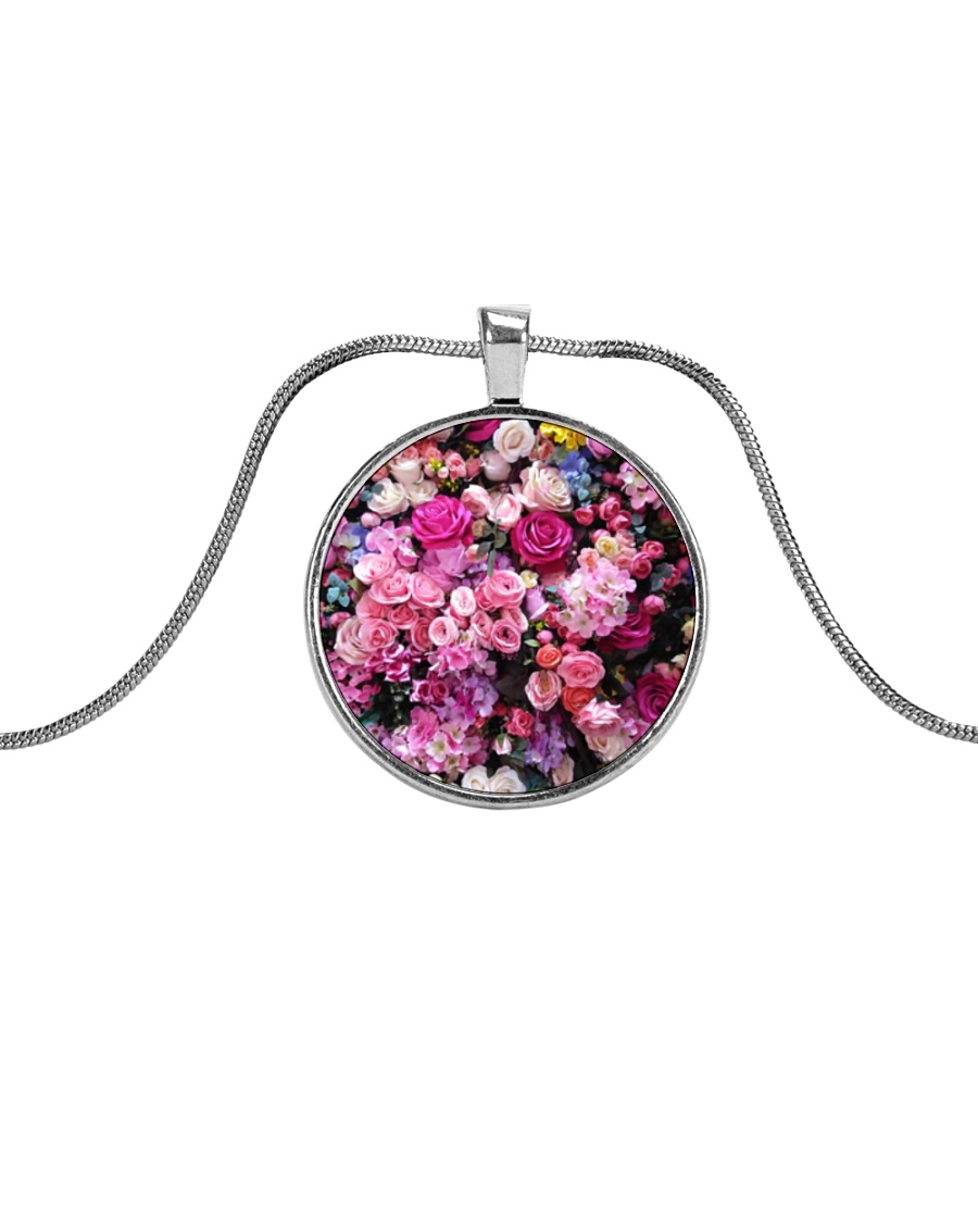 Extra dose of feminine fart - Full coverage Metallic Circle Necklace
