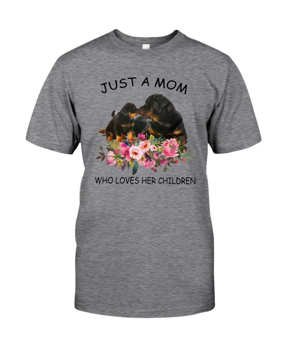 GAEA - Rottweiler Mom 1204 Classic T-Shirt
