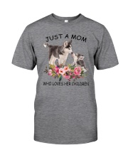 GAEA Siberian Husky Mom 1204 Classic T-Shirt front