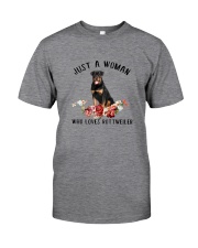Rottweiler Love Woman 2104 Classic T-Shirt front