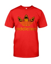 ADDICTED TO SHARK Classic T-Shirt front
