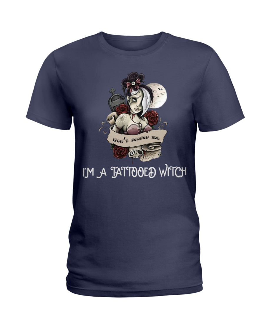 Don't scares me i'm a tattooed witch Ladies T-Shirt