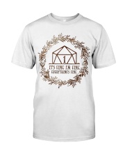 It's fine I'm fine Everything's fine Classic T-Shirt tile