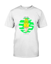 Super Cute Kitties With Their Mother Knows Meow Classic T-Shirt thumbnail