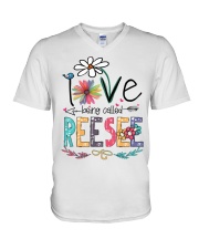 Reesee Art V-Neck T-Shirt tile