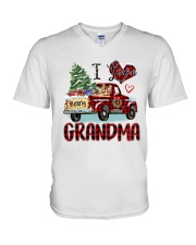 I love being a grandma truck red xmas V-Neck T-Shirt tile
