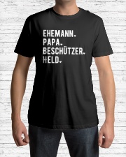 Limitierte Auflage Classic T-Shirt lifestyle-mens-crewneck-front-1