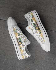 Tracktor Shoe Men's Low Top White Shoes aos-complex-men-white-high-low-shoes-lifestyle-inside-left-outside-left-01