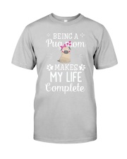 Pug mom Classic T-Shirt thumbnail