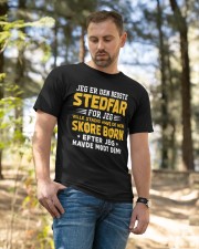 JEG ER DEN BEDSTE STEDFAR Classic T-Shirt apparel-classic-tshirt-lifestyle-front-49