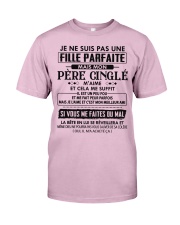 JE NE SUIS PAS UNE FILLE Classic T-Shirt thumbnail