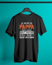 DE KALLAR MIG PAPPA Classic T-Shirt lifestyle-mens-crewneck-front-3
