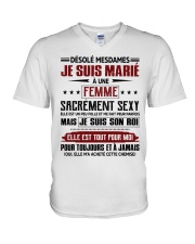 DÉSOLÉ MESDAMES JE SUIS MARIÉ V-Neck T-Shirt tile