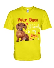 Dachshund your face needs my kisses for dachshund lover V-Neck T-Shirt tile