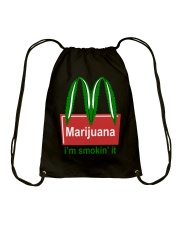 Ma-rijuana - i'm smo-kin' it Drawstring Bag tile