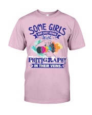 LADY PHOTOGRAPHER Classic T-Shirt tile